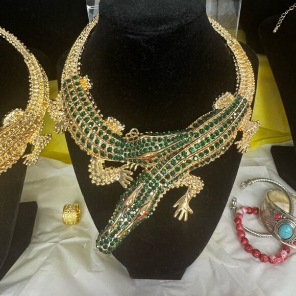 Jewelry - GOLDEN AND DARK GREEN CROCODILE NECKLACE